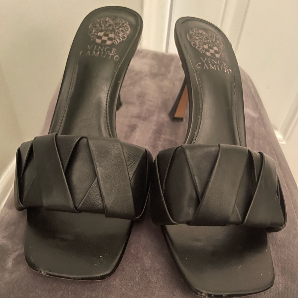 Vince Camuto Womens 7M Brelanie Braided Strap Leather Sandal in Black